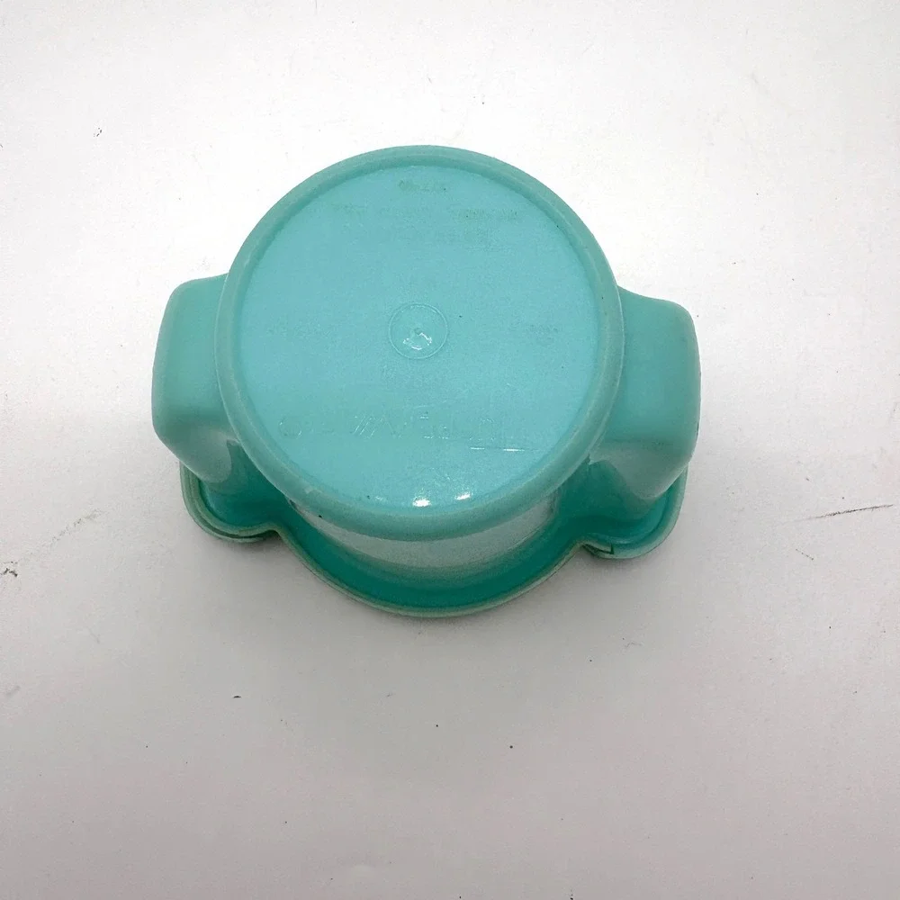 Vintage Tupperware Turquoise aqua Blue cream Sugar pour shaker Flip Top Lid USA